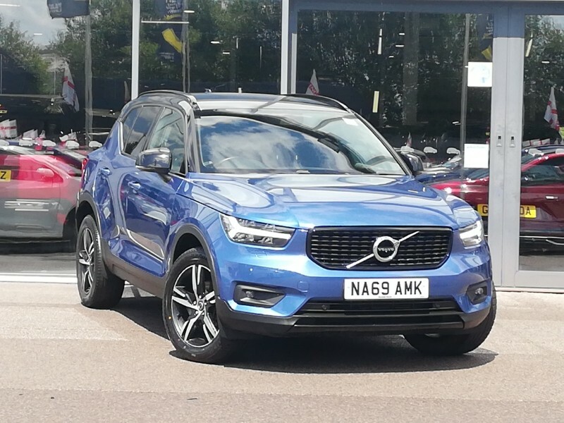 Volvo XC40 1.5 T3 163 R Design Blue
