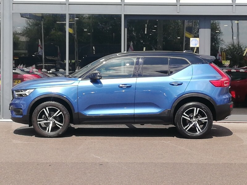 Volvo XC40 1.5 T3 163 R Design Blue #4