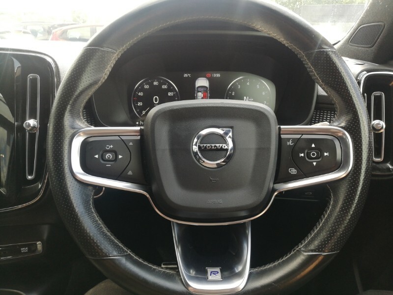 Volvo XC40 Volvo R-design Pro D4 Awd Silver #17