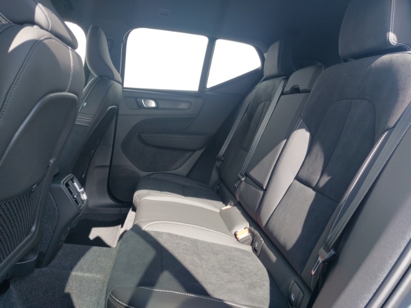 Volvo XC40 2.0 B4p Plus Black Edition SK75VYV Blue #6