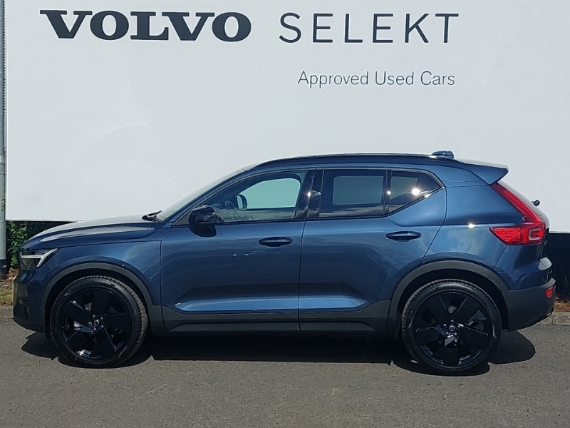 Volvo XC40 2.0 B4p Plus Black Edition SK75VYV Blue #4