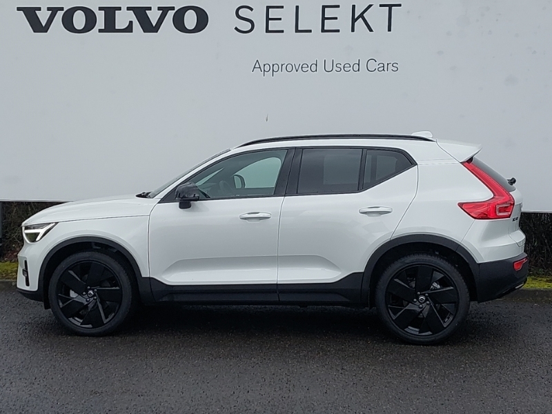 Volvo XC40 2.0 B3p Plus Black Edition White #4