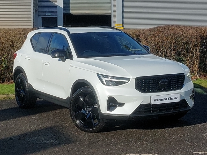 Volvo XC40 2.0 B3p Plus Black Edition White