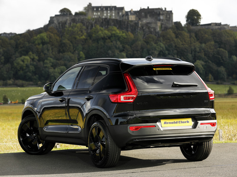 Volvo XC40 2.0 B3p Plus Pro Black Edition Black #2