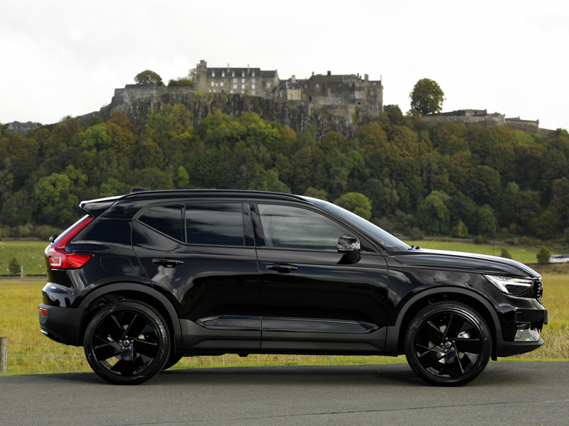 Volvo XC40 2.0 B3p Plus Pro Black Edition Black #4