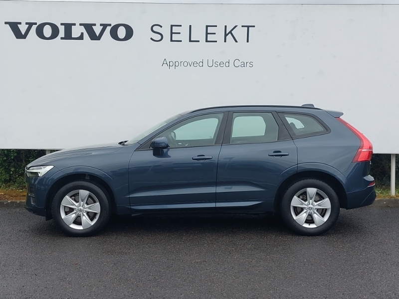 Volvo XC60 2.0 B5p Momentum Geartronic Blue #4