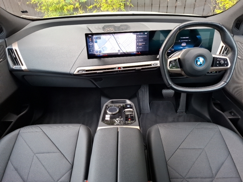 BMW iX 240Kw Xdrive40 M Sport 76.6Kwh White #3