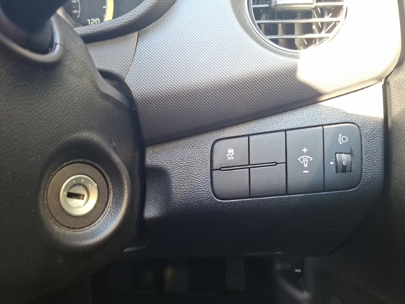 Hyundai I10 1.2 Se Red #17