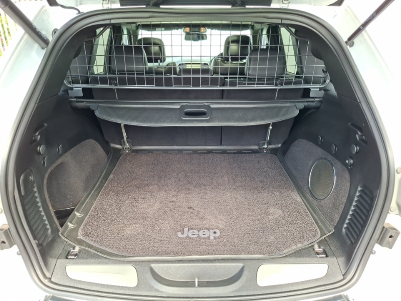 Jeep Grand Cherokee 2016 3.0 V6 Crd Summit 247 Bhp White #18