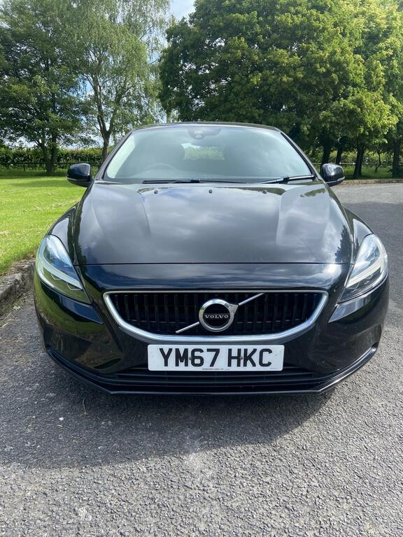 Volvo V40 T2 122 Momentum Geartronic YM67HKC Black #2