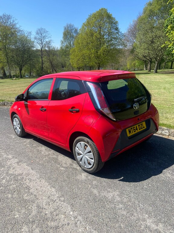 Toyota Aygo 1.0 Vvt-i X MT64DZL Red #4