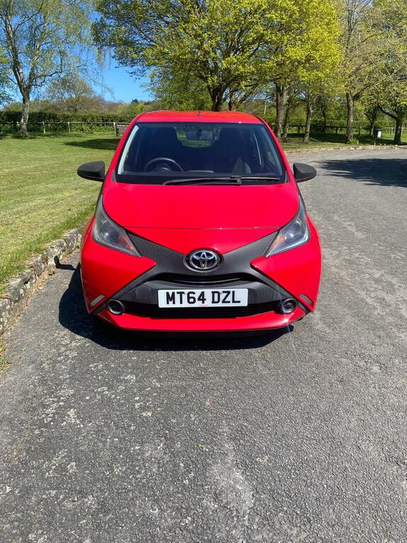Toyota Aygo 1.0 Vvt-i X MT64DZL Red #2