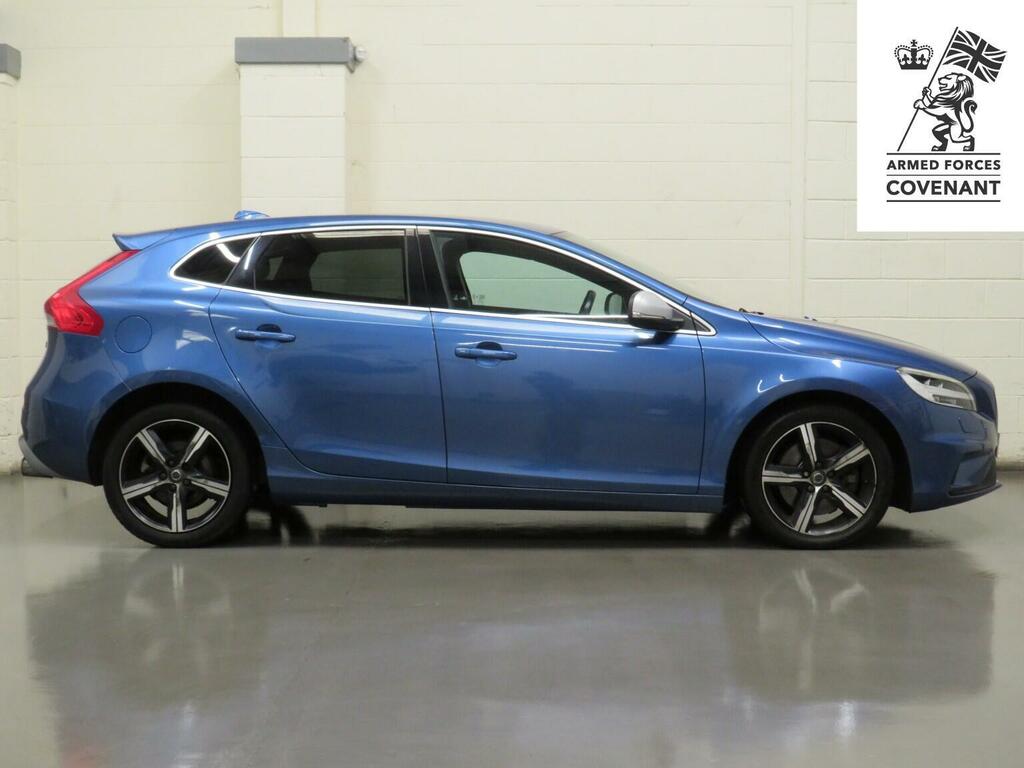 Volvo V40 Hatchback 2.0 D3 R-design Nav Plus Euro 6 Ss KT17YWX Blue #2