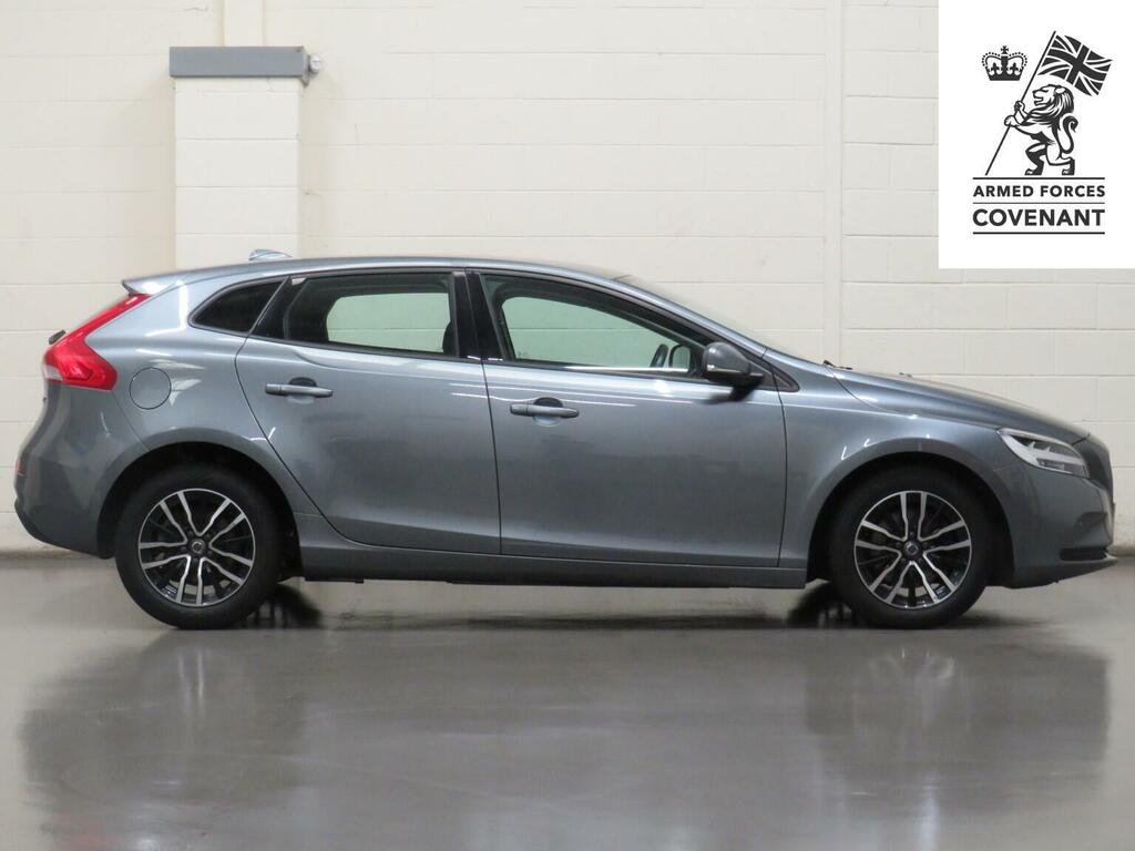 Volvo V40 Hatchback 2.0 T2 Gpf Momentum Nav Plus Euro 6 Ss HK19RFN Grey #2