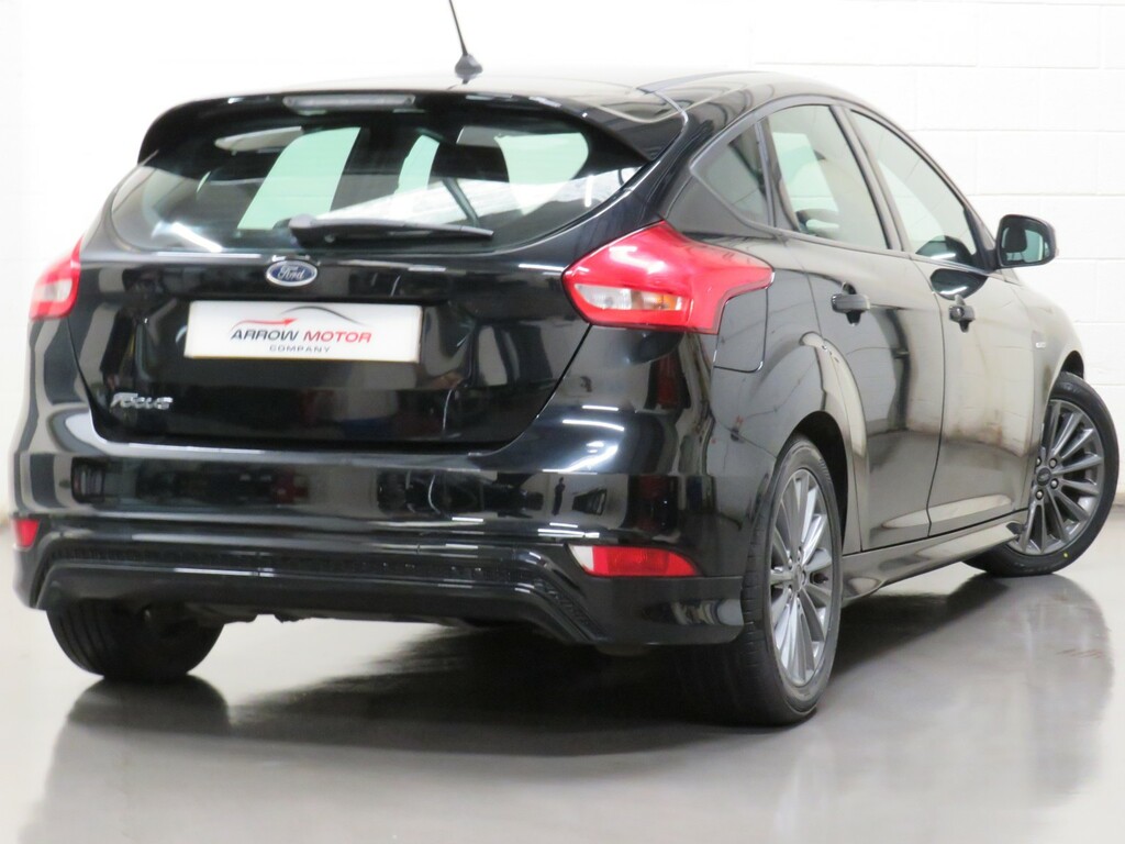 Ford Focus Hatchback 1.5 Tdci St-line Euro 6 Ss 2017 Black #3