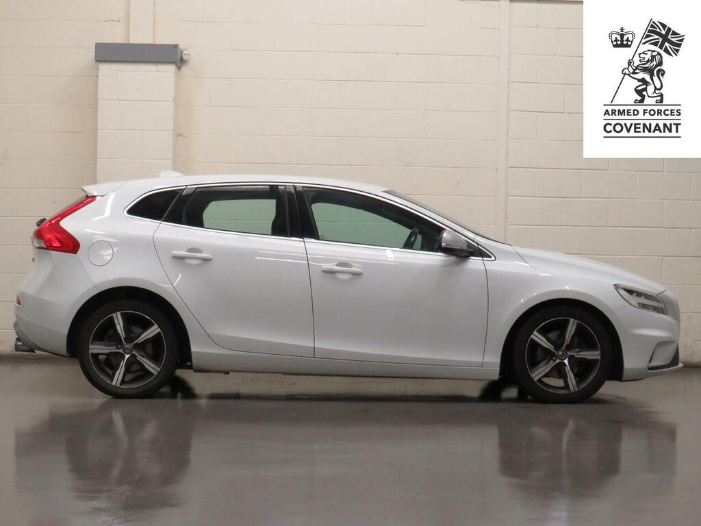 Volvo V40 Hatchback 2.0 T2 R-design Euro 6 Ss 20176 DV67NNF White #2