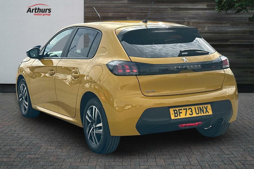 Peugeot 208 Puretech Active Premium Plus Ss BF73UNX Yellow #5