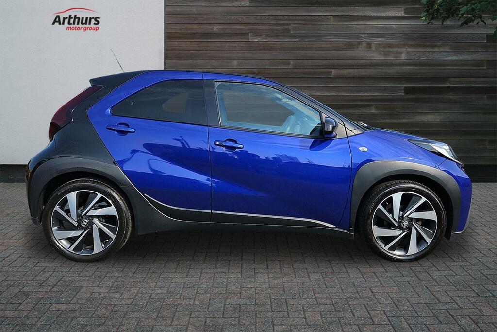 Toyota Aygo X Vvt-i Exclusive GY23UJP Blue #2