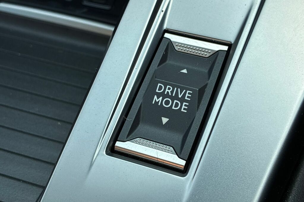 Peugeot 308 Hatchback Green #30