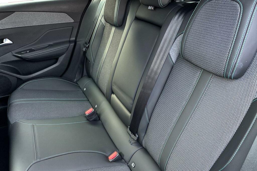 Peugeot 308 Hatchback Green #17