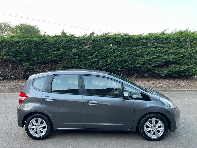 Honda Jazz I-vtec Es Grey #4