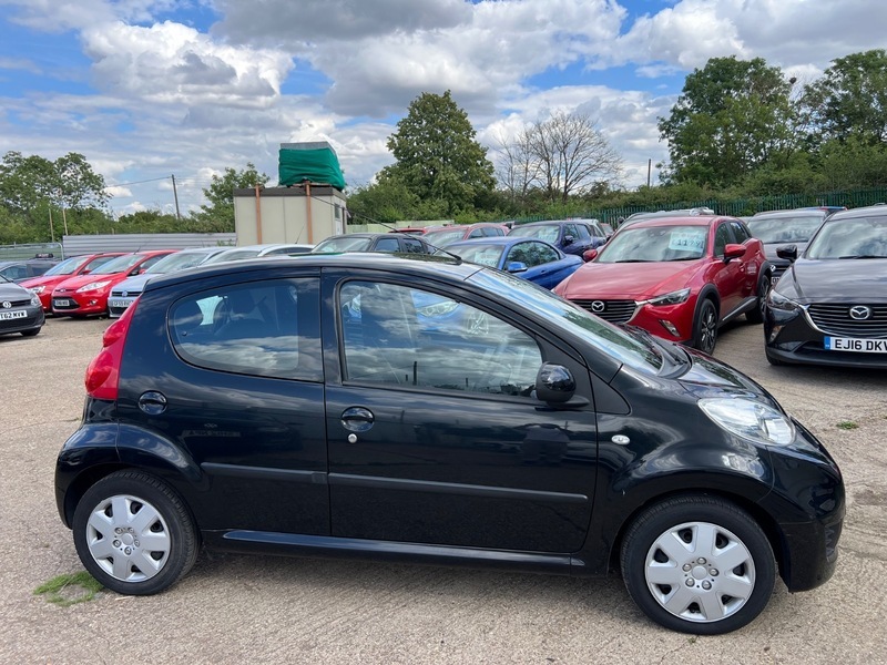 Peugeot 107 Urban Black #4