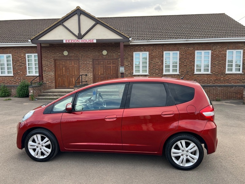 Honda Jazz I-vtec Es Plus Red #5
