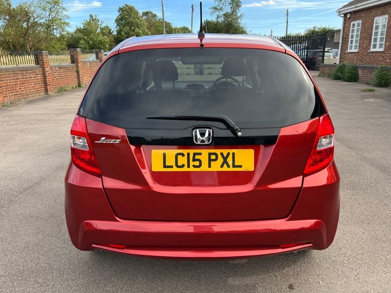 Honda Jazz I-vtec Es Plus Red #6