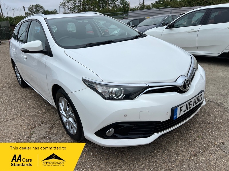 Toyota Auris D-4d Business Edition Touring White
