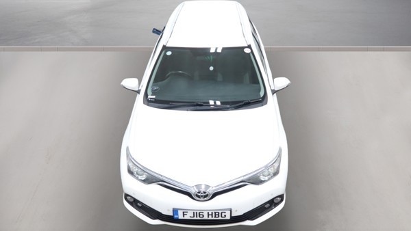Toyota Auris D-4d Business Edition Touring White #3