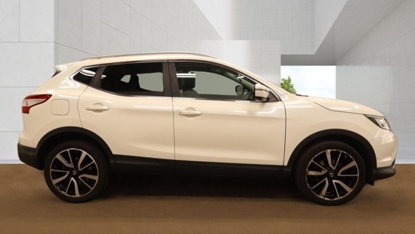 Nissan Qashqai Tekna Dig-t Xtronic White #3