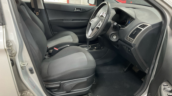 Hyundai I20 1.2 Active Euro 5 White #9