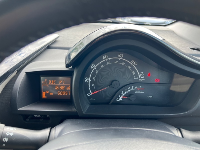 Toyota IQ Hatchback 1.0 White #20