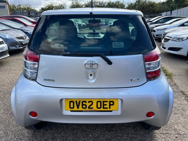 Toyota IQ Hatchback 1.0 White #9