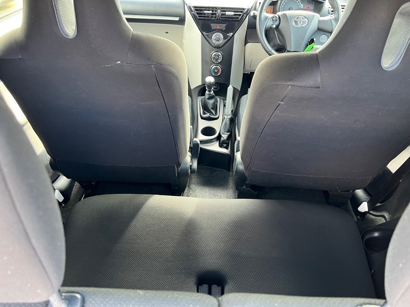 Toyota IQ Hatchback 1.0 White #13