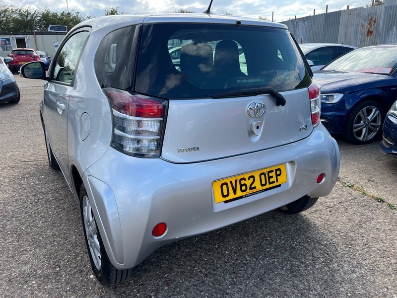 Toyota IQ Vvt-i Iq Silver #5