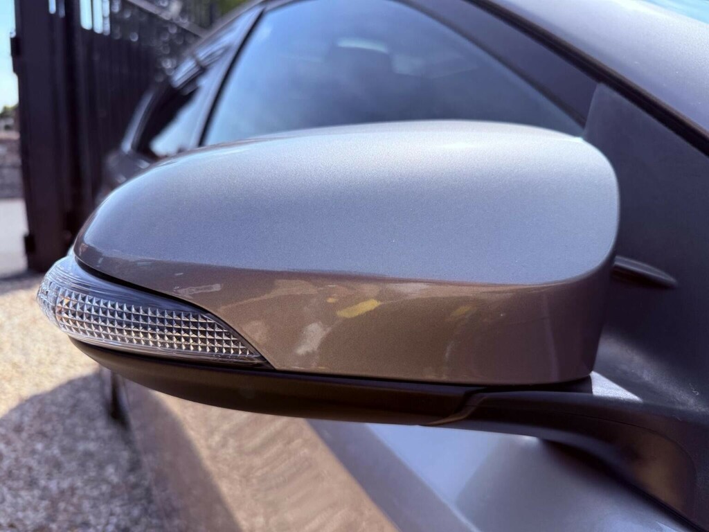 Toyota Auris Hybrid 1.8 Vvt-i Hsd Excel 5-Dr Silver #44