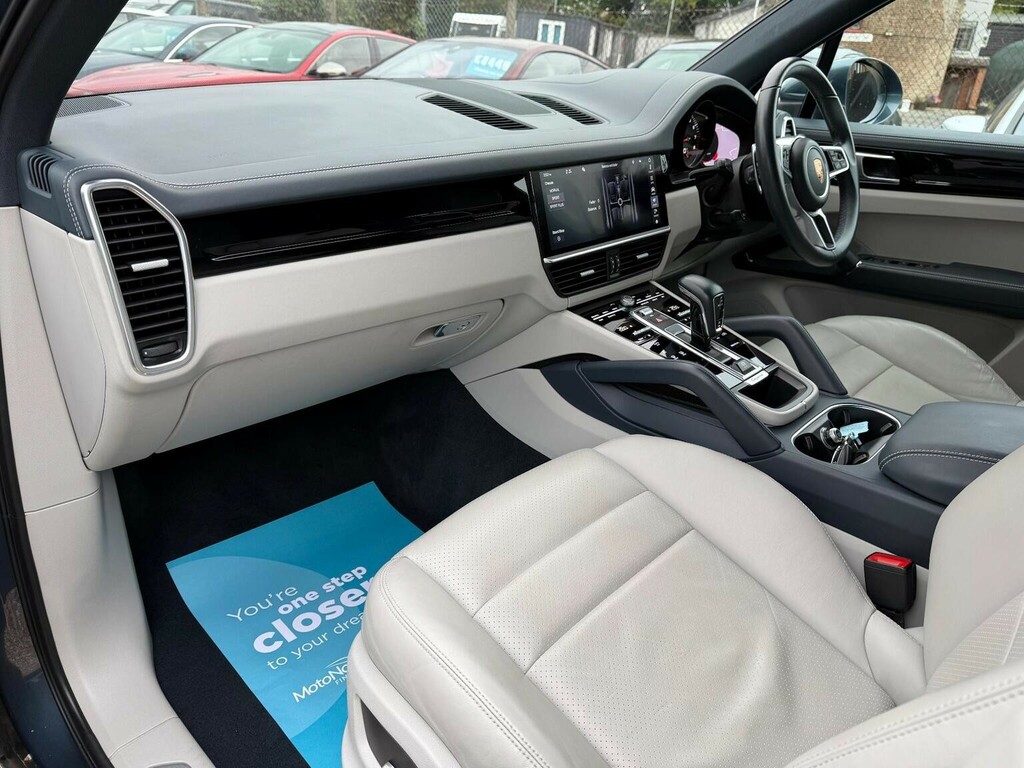 Porsche Cayenne Petrol #14