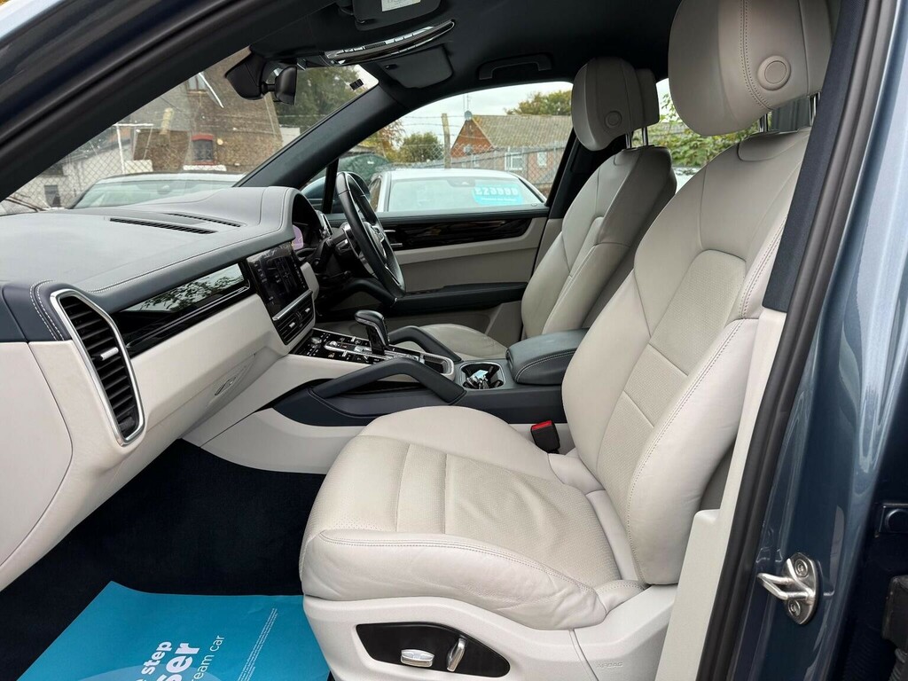 Porsche Cayenne Petrol #16