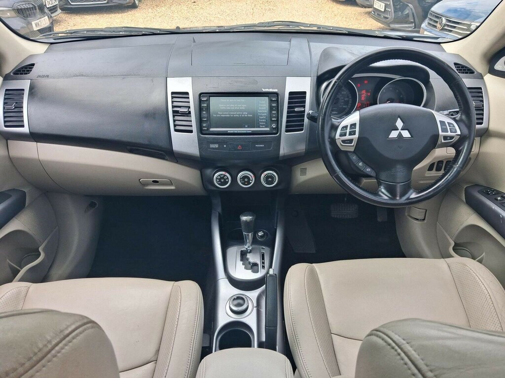 Mitsubishi Outlander 2.0 Intense Elegance H-line Di-d 139 Bhp Black #10