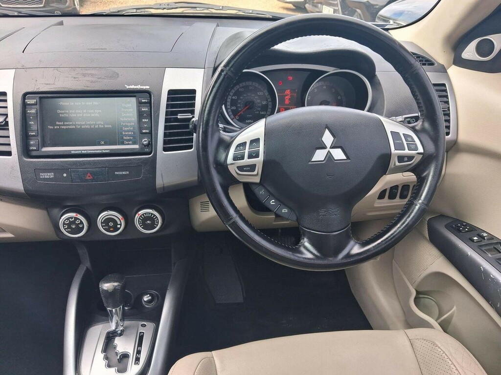 Mitsubishi Outlander 2.0 Intense Elegance H-line Di-d 139 Bhp Black #9