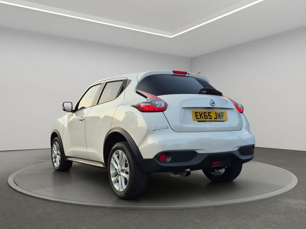 Nissan Juke Suv White #4