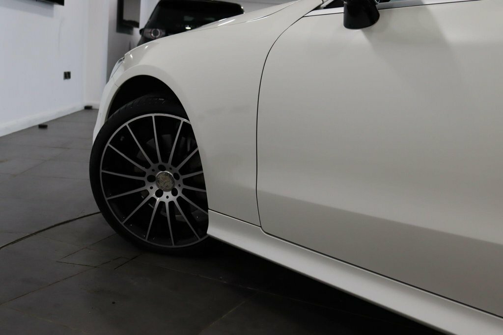 Mercedes-Benz E Class 2.0 E300dh Mhev Amg Line Night Edition Premium Pl KS20GNF White #4
