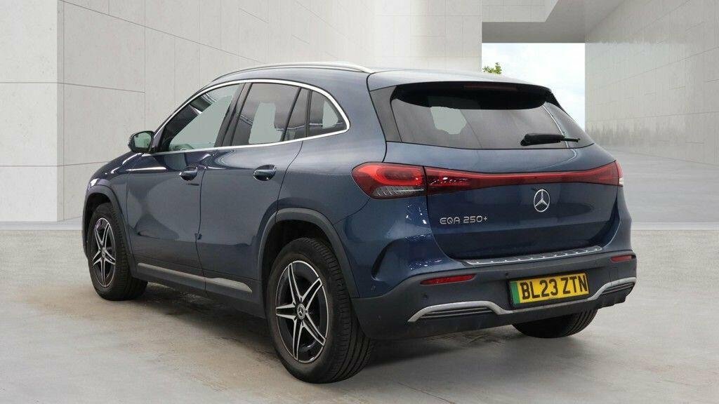 Mercedes-Benz EQA Eqa 250 70.5Kwh Amg Line Blue #3