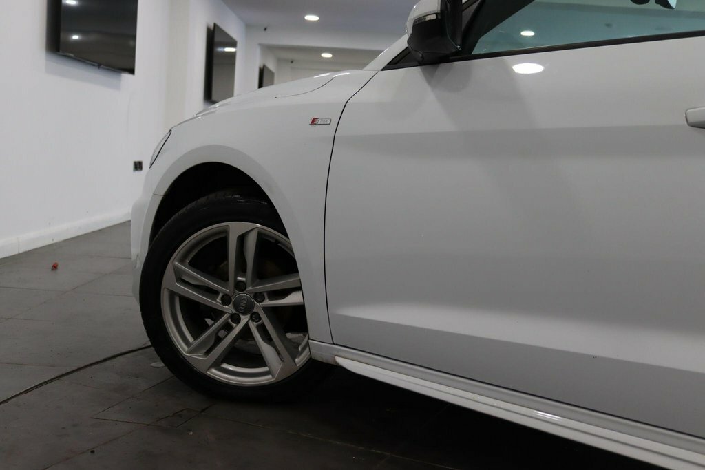 Audi A1 Sport 25 Tfsi 95 Ps 5-Speed White #4