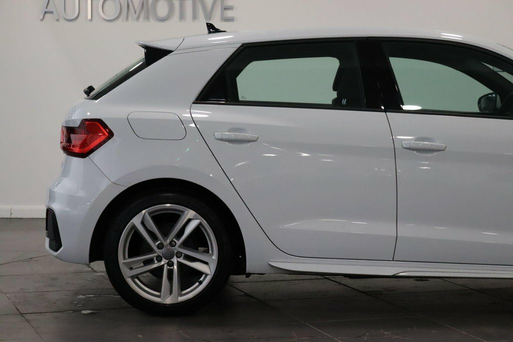 Audi A1 Sport 25 Tfsi 95 Ps 5-Speed White #12