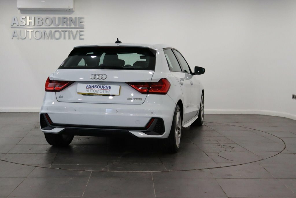 Audi A1 Sport 25 Tfsi 95 Ps 5-Speed White #26