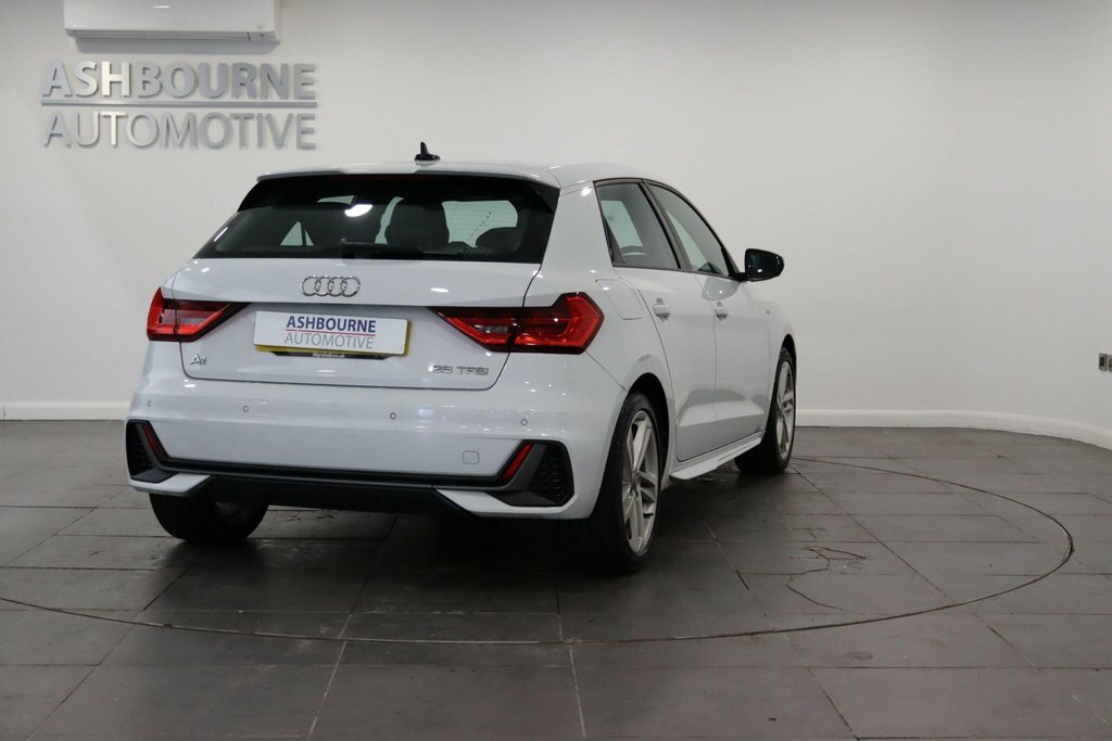 Audi A1 Sport 25 Tfsi 95 Ps 5-Speed White #25