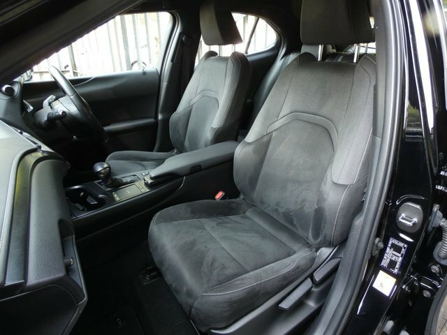 Lexus UX 2.0L 250H Premium 108 Bhp White #18