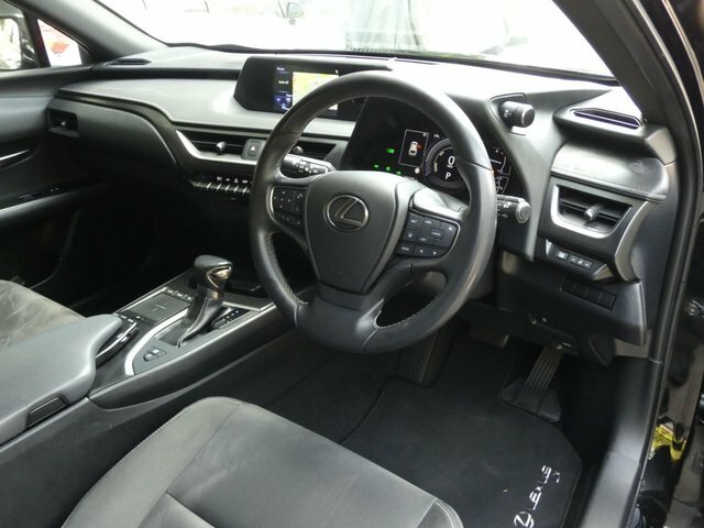 Lexus UX 2.0L 250H Premium 108 Bhp White #16